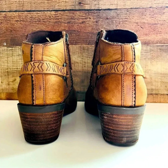 Teva Foxy Waterproof Leather Ankle Booties - Picture 5 of 7